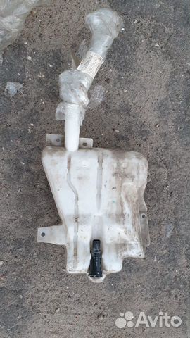 Бачок омывателя лобового стекла Mitsubishi L200