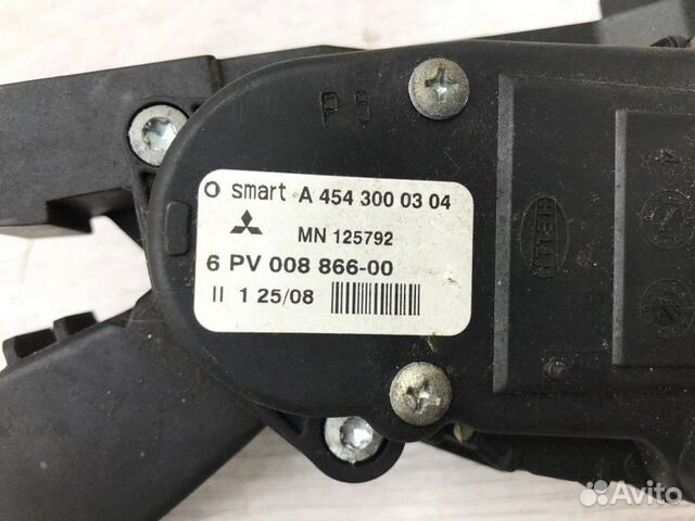 Педаль газа Mitsubishi Colt Z34A 4A90 2008 Педаль газа Mitsubishi Colt Z34A 4A90 2008