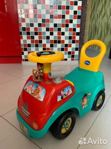 Машинка-каталка музыкальная Disney “Джек и пираты»