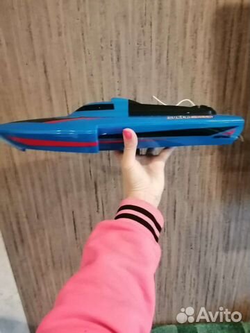 Катер на пульте управления