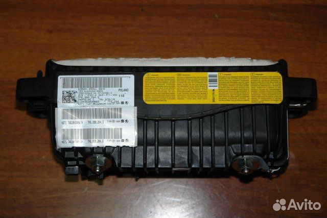 Подушка безопасности в торпеду Vw Touareg 7P