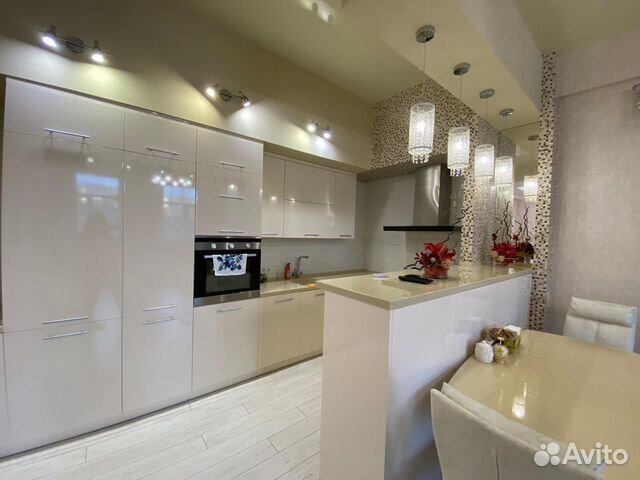

3-к. квартира, 100 м², 1/7 эт.