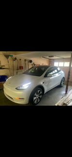 Tesla Model Y AT, 2021, 300 км