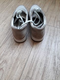 Кросовки бежевые р.40