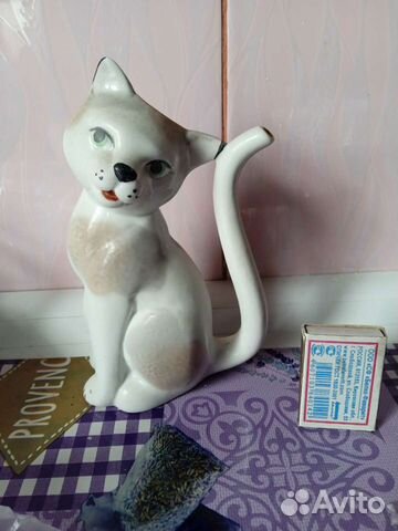 Фарфоровая статуэтка кот