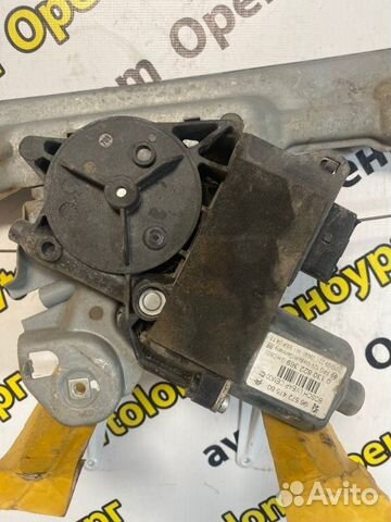 Мотор стеклоподъемника передний правый Peugeot 308