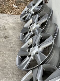 Тойота Ленд Круезер 200 диски продам R18