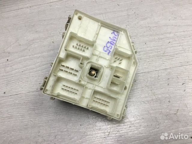 Блок реле и предохранителей Toyota Rav4 2 2003