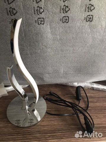 Светодиодная настольная лампа