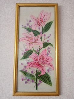 Лилии под стеклянной рамкой разм 52 х 25