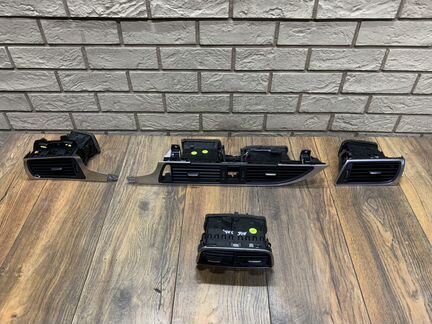 Audi A7 (4G8) Дефлектор воздушный LH RH