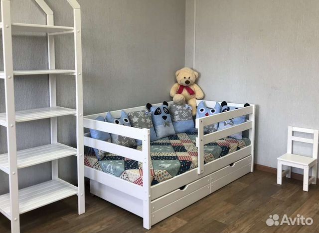 Детская подростковая кроватка с бортиками