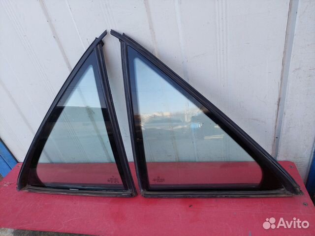 Форточка задней двери Mercedes-Benz W140