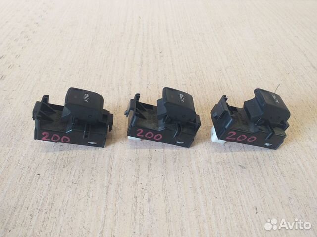 Кнопка стеклоподъемника Toyota Land Cruiser 200