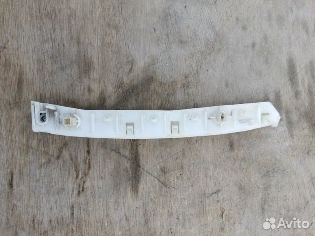 Крепление бампера переднее правое Nissan Wingroad