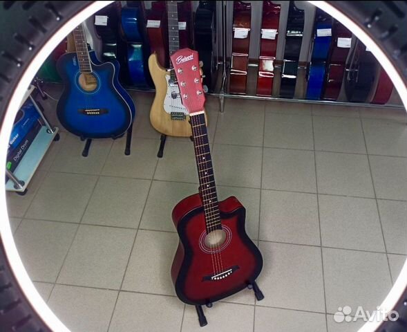 Акустическая гитара Belucci красная