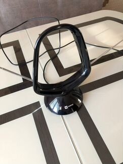 Комнатная телевизионная антенна