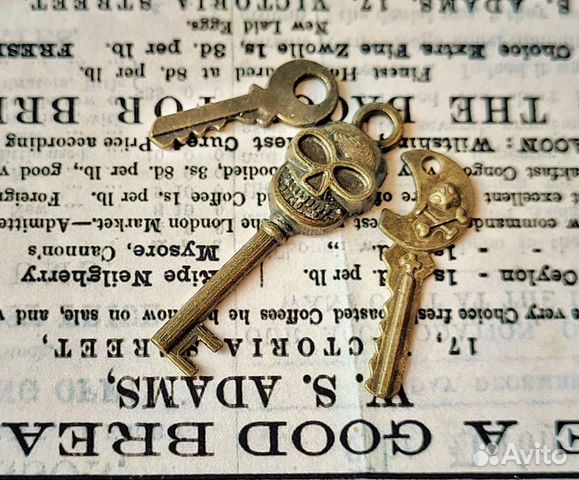 Мини-коллекция крошечных ключей