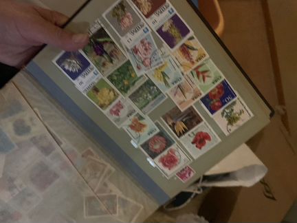 Марки коллекционные вмего мира