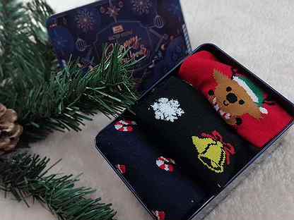 Носки в жестяной подарочной коробке