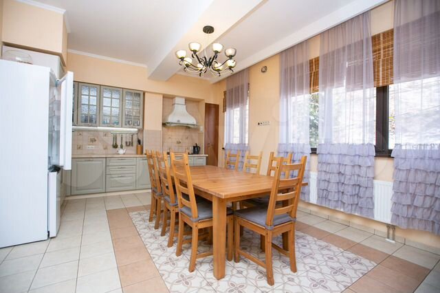 3-к. квартира, 110 м², 2/6 эт.