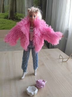 Кукла Barbie Экстра в розовой куртке