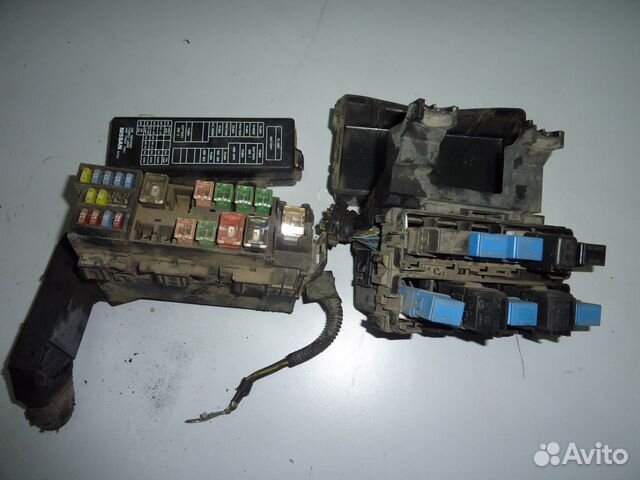 Nissan Primera P12 блок предохранителей реле