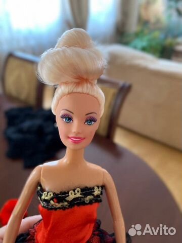Кукла барби с нарядами