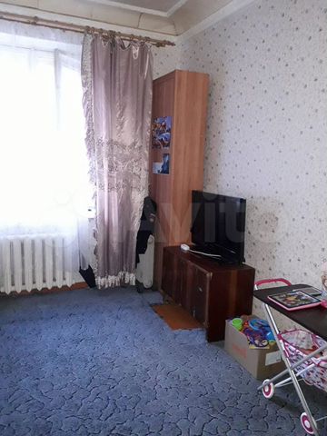 Комната 11 м² в 3-к., 1/2 эт.