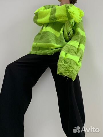 Оверсайз свитер с эффектом рвани