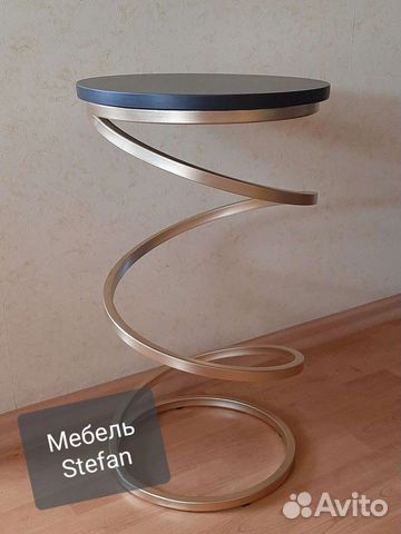 Дизайнерский столик 