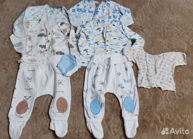 Пакетом для новорожденного(распашонки, ползунки)