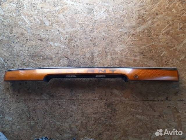 Вставка в крышку багажника Mitsubishi Galant