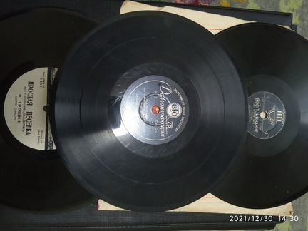Пластинки из СССР на 78 оборотах есть 33,45