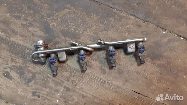 Топливная рампа с форсунками Пассат Б5 1.8 AWT