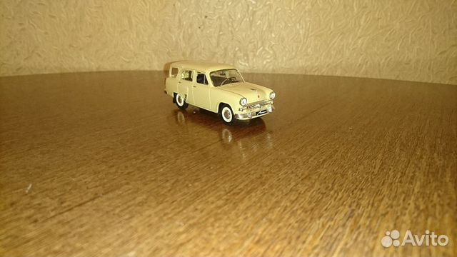 Модель автомобиля 1:43 москвич