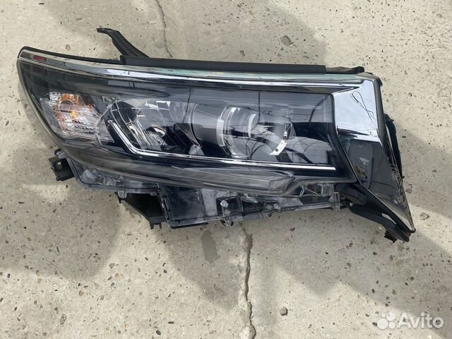 Фара правая Toyota Cruiser Prado 150