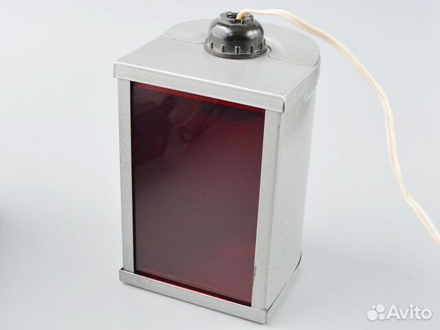 Фонарь красный для проявки фотографий