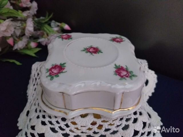 Шкатулки и бонбоньерка фарфор