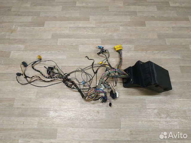 Блок предохранителей подкапотный BMW 5 Series E34