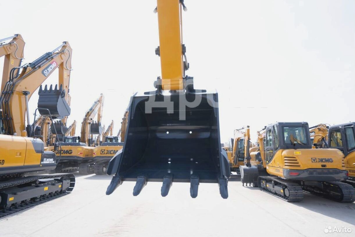 Экскаватор xcmg xe225dn. Экскаватор XCMG 225. Экскаватор xe 225dn. Гусеничный экскаватор XCMG 225dn.