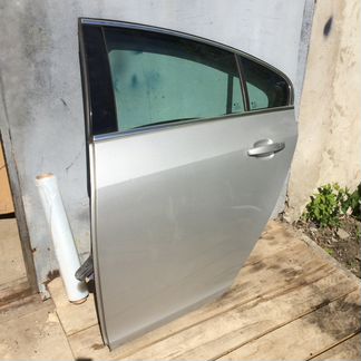 Дверь задняя левая.Опель инсигния