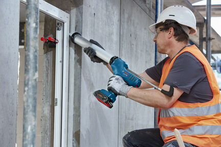 Аккумуляторный пистолет для герметика Bosch GCG 18