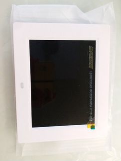 Цифровая фоторамка Digma PF-833