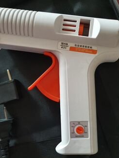 Клеевой пистолет