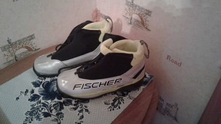 Ботинки лыжные