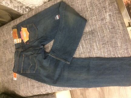 Джинсы Levis
