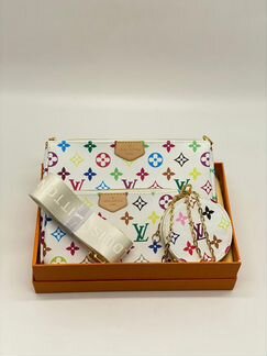 Louis Vuitton белый клатч с разноцветными буквами
