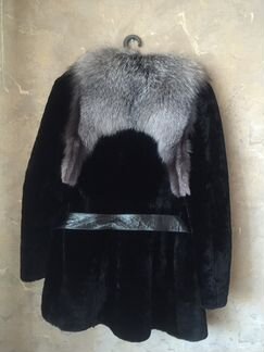 Шуба мутон с чернобуркой
