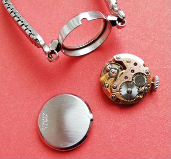 Дамские миниатюрные часики Tissot